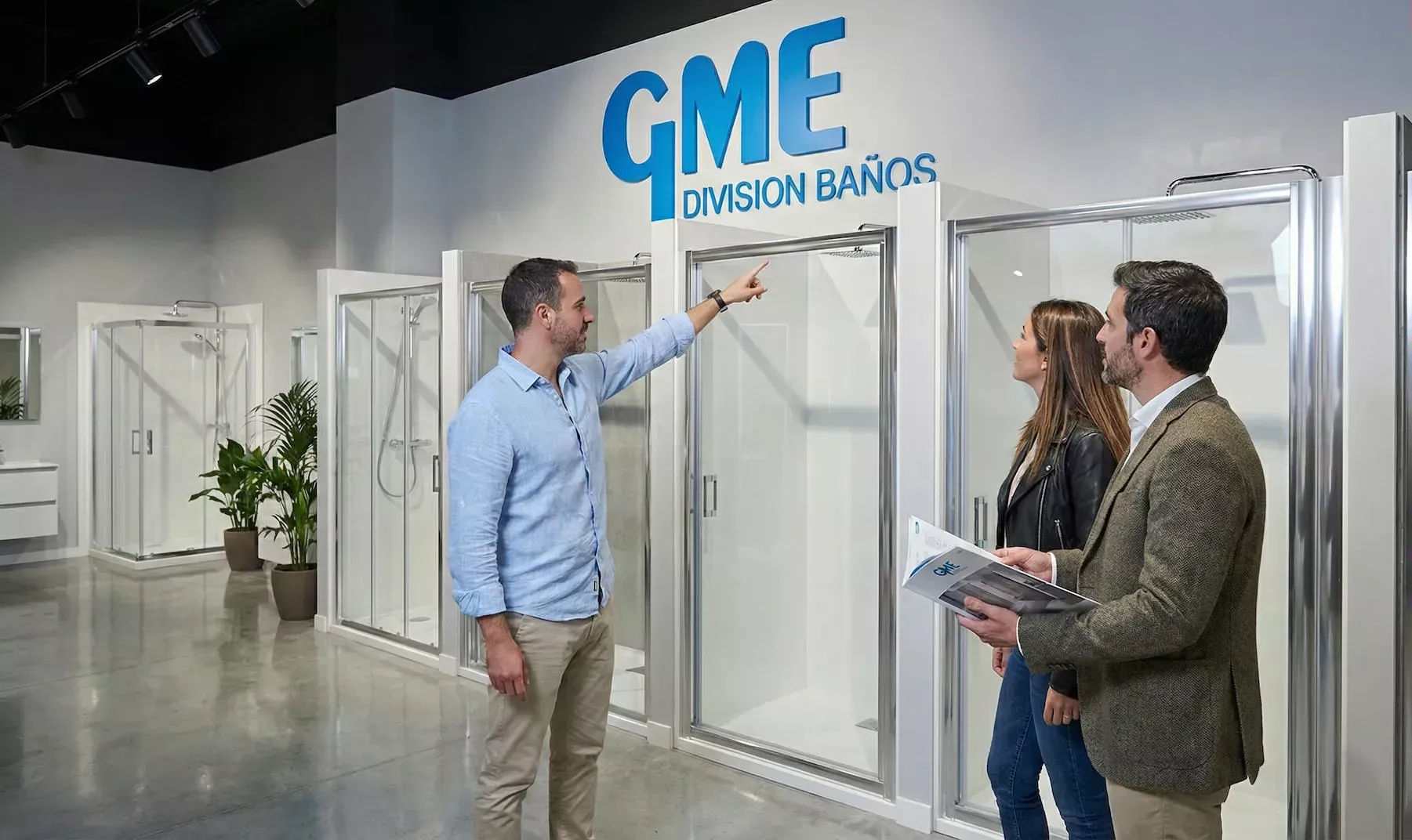 Mampara GME de acero inoxidable instalada en baño de Madrid